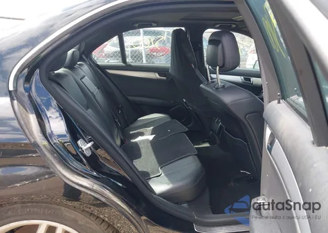 2013 Mercedes-Benz C 250 Luxury/Sport из США, поврежденный, VIN WDDGF4HB4DA776051